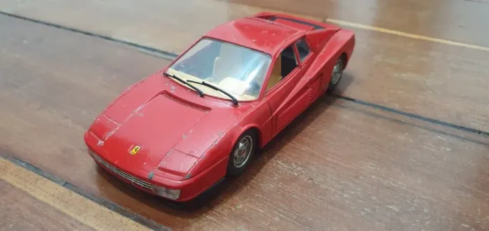 Ferrari Testarossa 1984 - Bburago 1/24