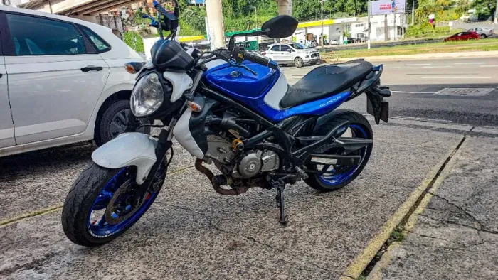SUZUKI GLADIUS 650CC 2016