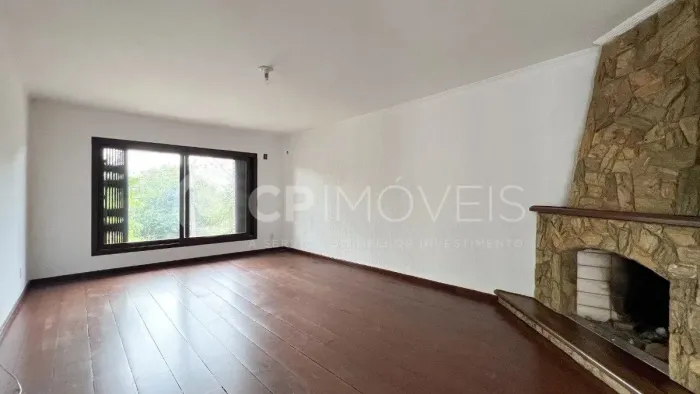 Linda casa em otima localização