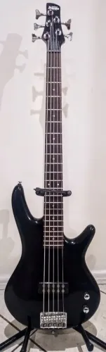 Baixo Ibanez 5 cordas