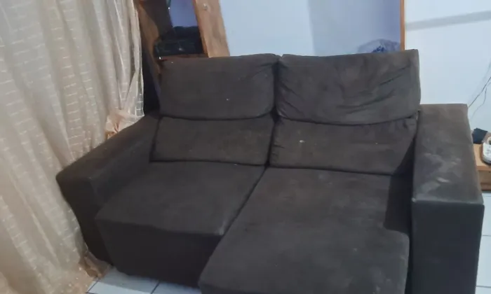Sofá de canto confortável e espaçoso
