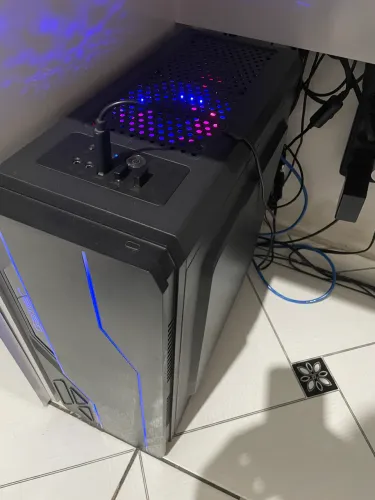 PC Gamer + Monitor AMD Ryzen 5 1600 16GB SSD Placa de Vídeo Radeon RX 570 8GB