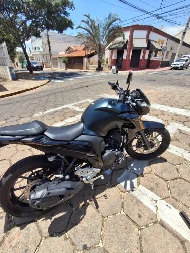 Vendo fz 25 semi nova