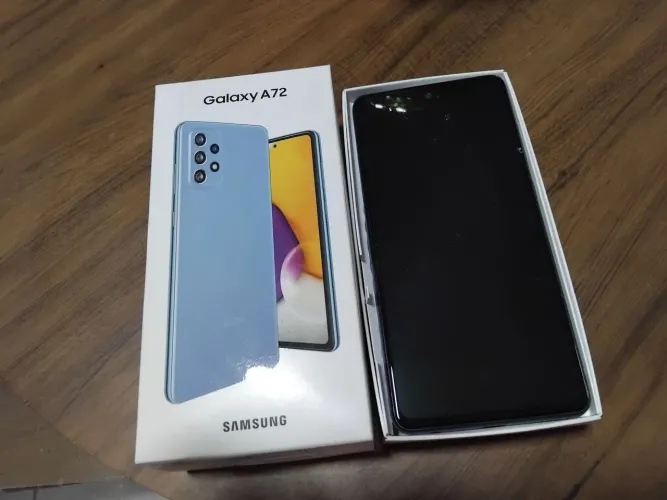 Celular Samsung a72 tela trincada