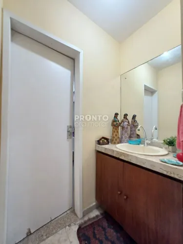 Apartamento com 3 quartos em Espinheiro