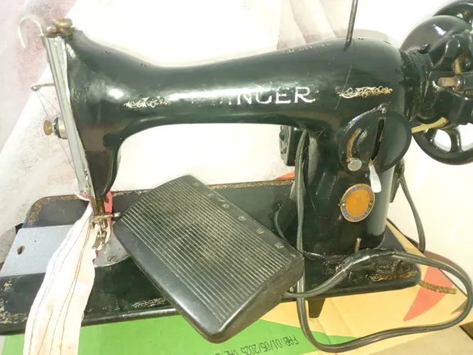 Máquina de costura Singer