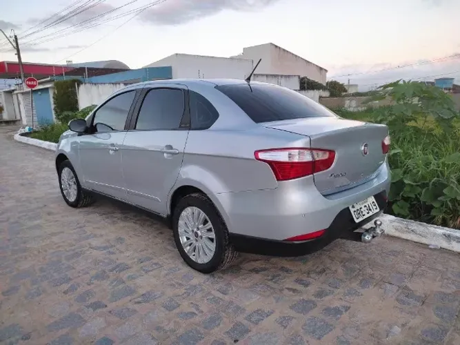 Fiat Grand Siena Essence 1.6 Flex 16V 2014