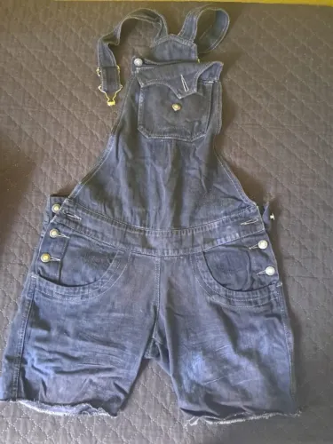 Jardineira jeans preta
