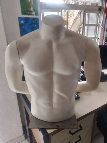 Manequim masculino bombado articulado