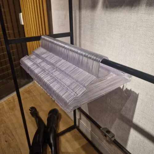 Lote com 135 Cabides em Acrílico + 54 presílias para calças/ shorts