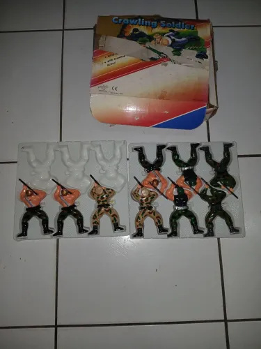 Lote de bonecos atiradores de guerra anos 90 com caixa