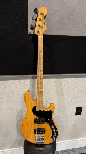 Baixo Fender American Dimension Bass