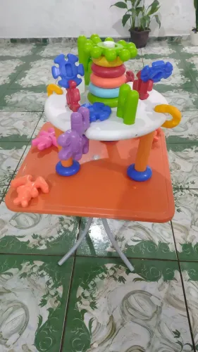 Mesinha + brinquedo
