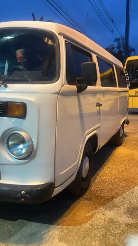 Volkswagen Kombi Standard 1.4 MI Total Flex 8V 2009