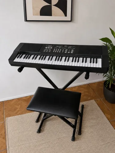 BAIXOU PREÇO! Teclado Queens 61 teclas - Kit completo mesa e banco
