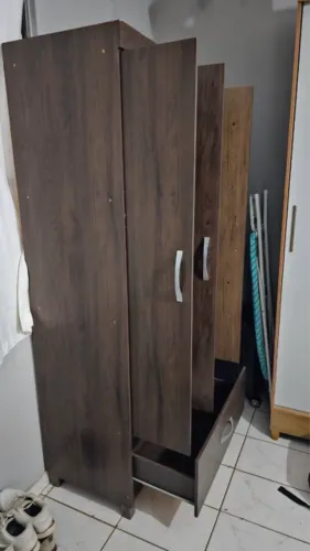 Vendo Guarda Roupa de Solteiro