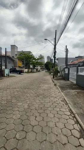 TERRENO EM ITAPEMA, COM RUA CALÇADA, MEDINDO 304m², OFERTA!!! Morretes