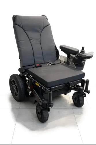Cadeira de rodas motorizada marca OTTOBOCK MODELO B400