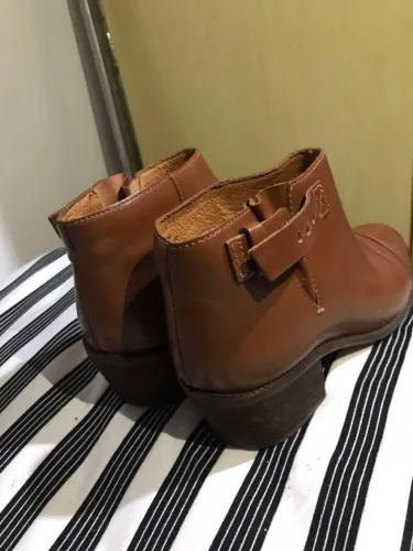Bota feminina da marca: madewell linha 1937 Footwear confeccionada em couro legítimo
