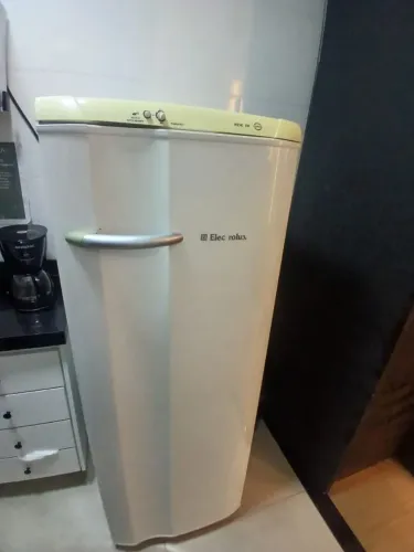 GELADEIRA ELECTROLUX DEGELO AUTOMÁTICO FUNCIONANDO PERFEITAMENTE 699 COM ENTREGA 