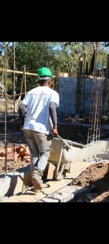 Ajudante de obra disponível