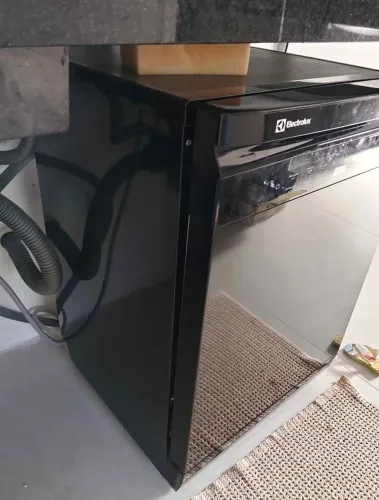 Máquina de lavar louças 14 serviços. VENDO OU TROCO