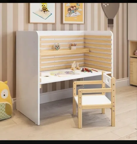 Mesa de atividades infantil com painel + cadeirinha