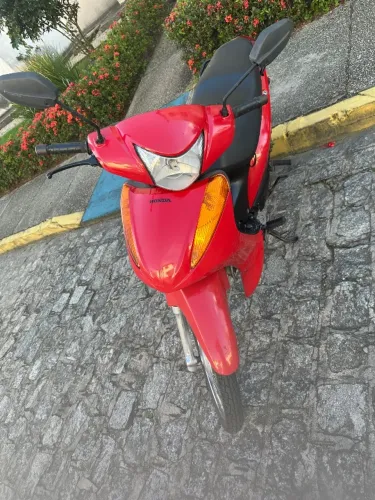 Vende-Se ou troco por uma PCX e dou a tona