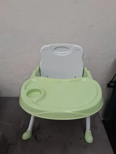 Cadeira de alimentação de bebê em otimo estado, preço negociável
