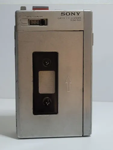 Gravador Vintage Sony Tcm-600 Com Defeito Para Decoração Peças