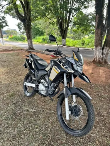 Xre 300 Adventure 2023 excelente estado