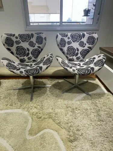 Vendo 2 poltronas giratórias de sala