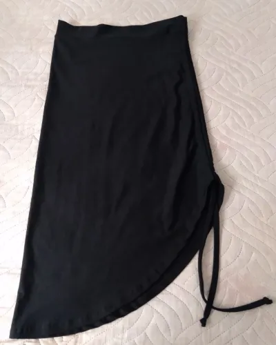 Saia malha grossa com regulagem na perna veste 36 ao 40