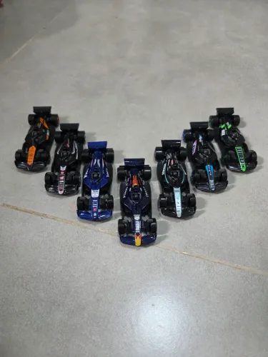 7 UNIDADES HOT WHEELS FÓRMULA 1 (SEM BLISTER)