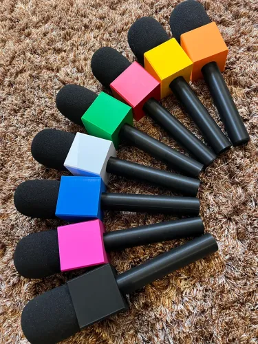 Suporte para microfone de lapela (tipo moeda)