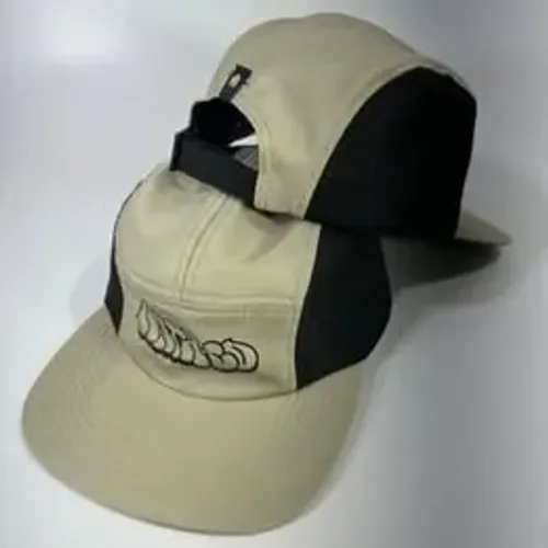 BONÉ FIVE PANEL TURFE CAQUI/PRETO