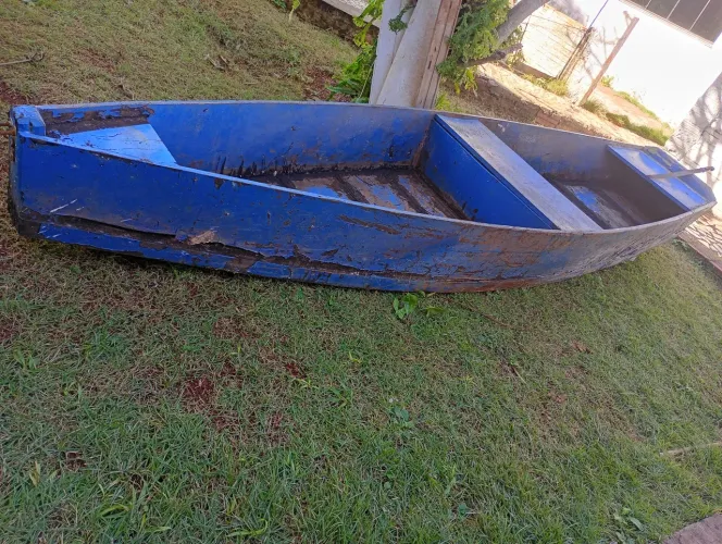 Vendo bote de pesca de madeira 