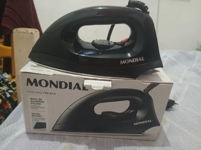 Vendo ferro de passar mondial novo