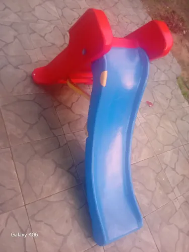 Escorregador infantil