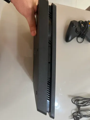 Vendo play 4 slim 500GB extra! 