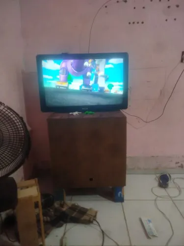 Vende-se  uma tv. Não e esmat não 