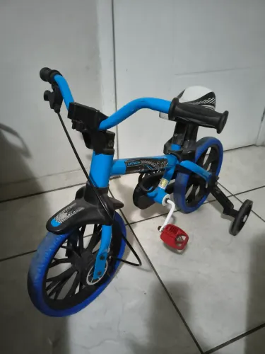 Bicicleta infantil azul