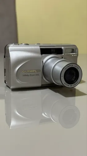 Câmera Analógica Olympus Infinity Zoom 105 + filme Kodak Gold 200