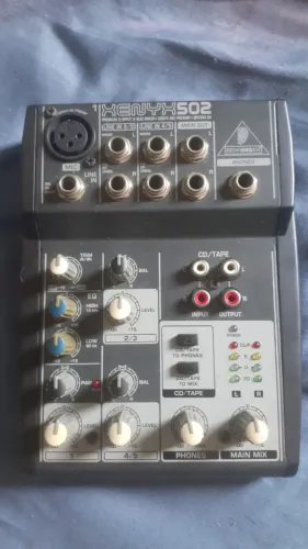Mesa de som Behringer - Xenix 502 c/ fonte