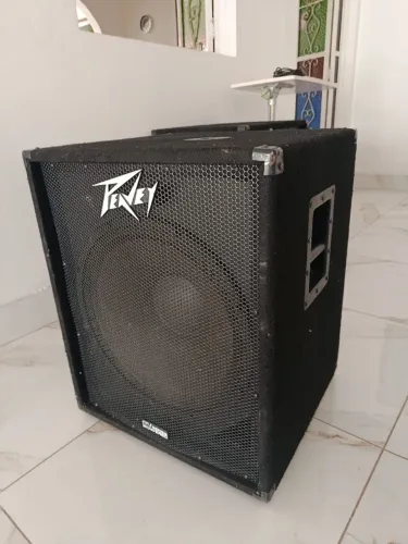 Peavey PV 118 Powered (Active Subwoofer)<br>Falante: 18?