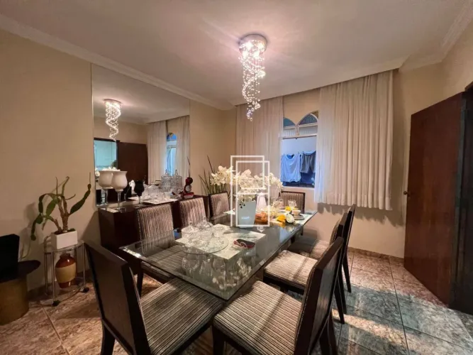 Casa com 3 dormitórios à venda, 230 m² por R$ 650.000,00 - Goiânia - Belo Horizonte/MG