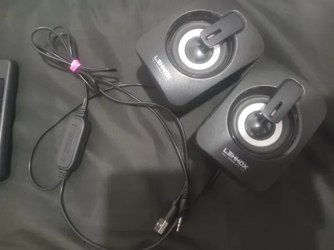 VENDO CAIXINHAS DE SOM PARA COMPUTADOR/NOTEBOOK