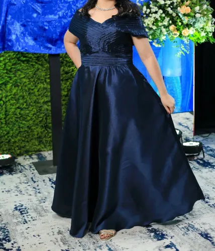 Vestido De Formatura em Administração Azul Marinho