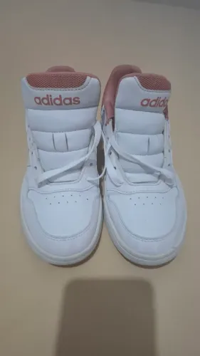 Tênis Adidas