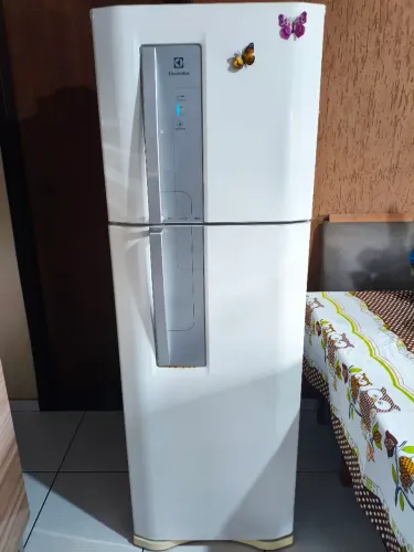 Geladeira Electrolux df42 380 litros